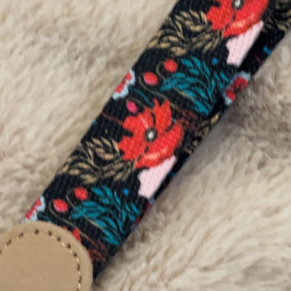 New beautiful floral wristlet keychain - Picture 2 of 4